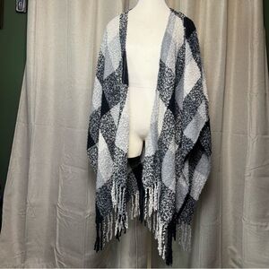 Woolrich OS Black Gray Plaid Blanket Shawl Wrap AMELIA Cozy Layers Fringe
